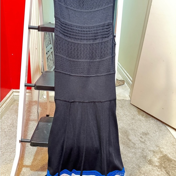 Black Sleeveless Dress with Colorful Hem. Size Large. - Picture 5 of 5
